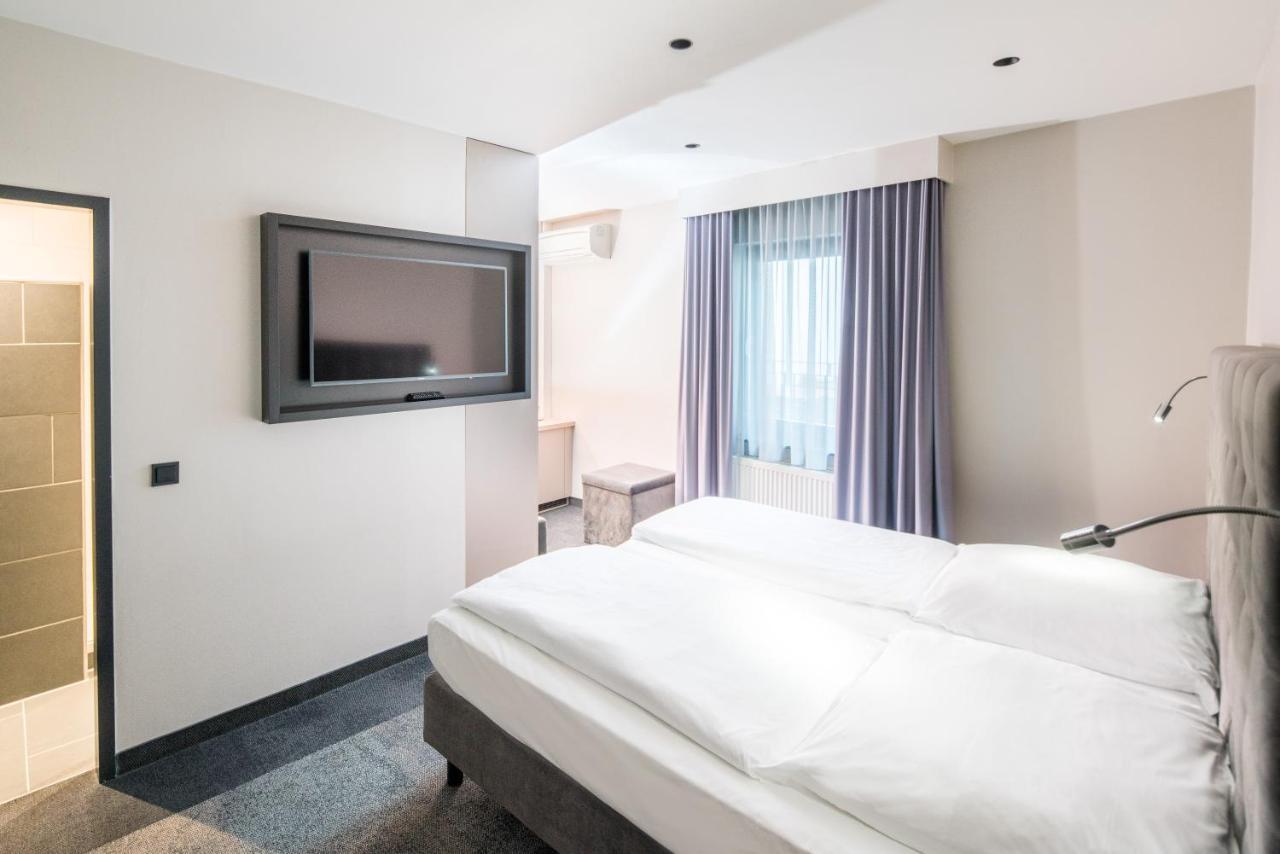 Hotel Cult Frankfurt 4*